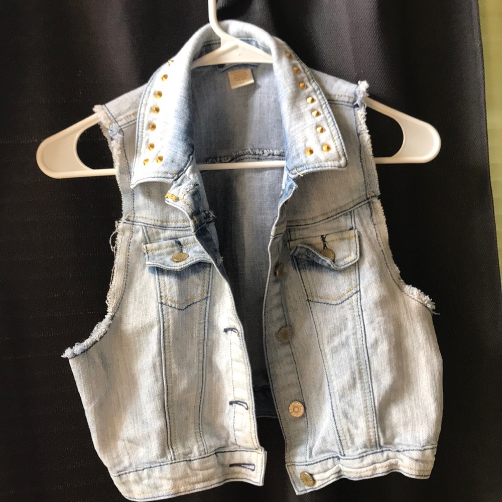 Denim vest with gold stud